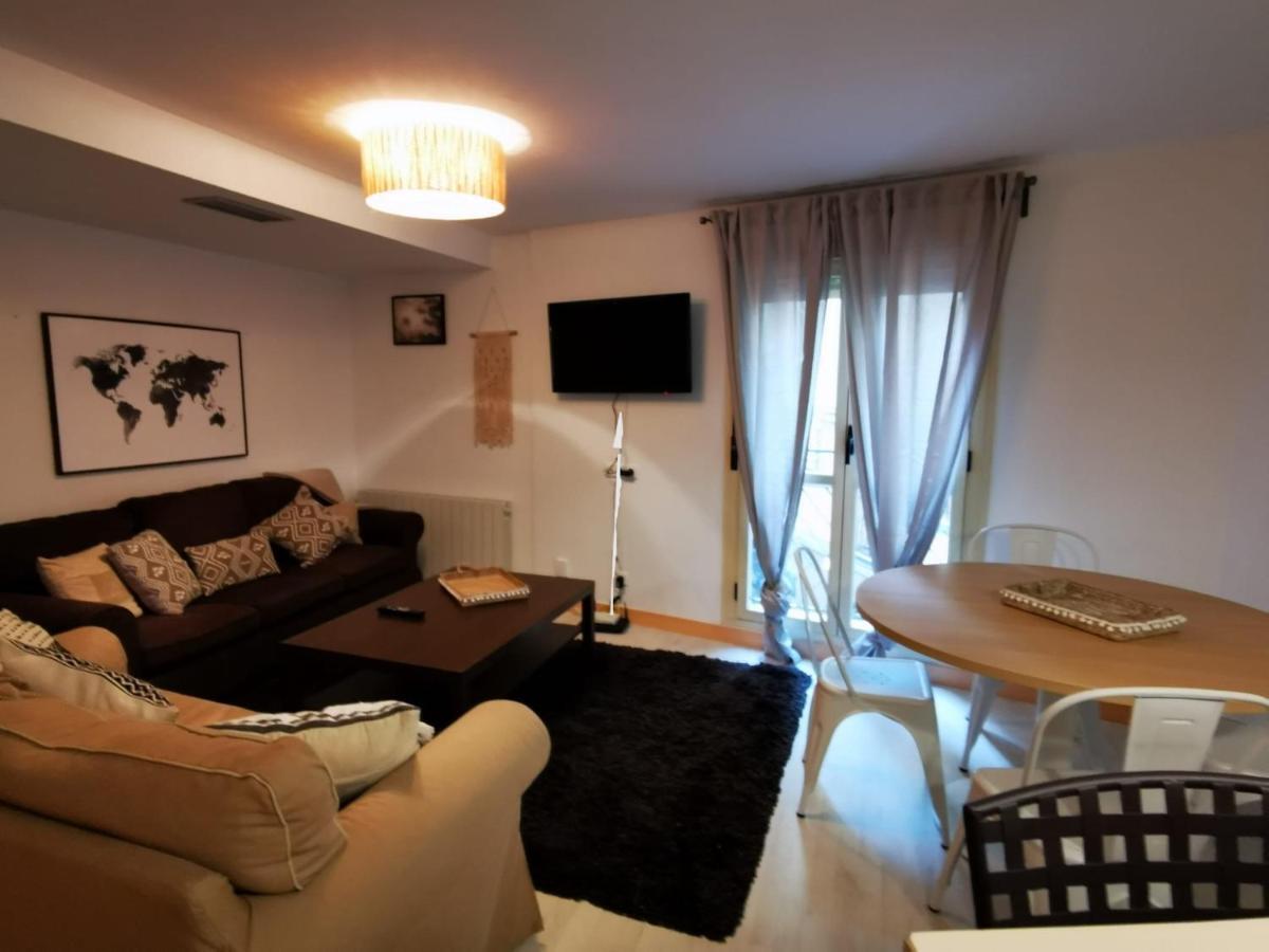 Vtz El Balcon De Rey Alfonso III Apartment Zaragoza Bagian luar foto