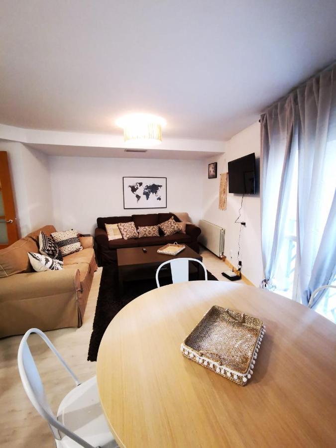 Vtz El Balcon De Rey Alfonso III Apartment Zaragoza Bagian luar foto